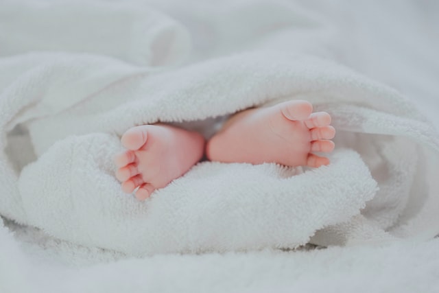 苦しそう 赤ちゃんのしゃっくりが止まらない 原因は キューズベリー 抱っこ紐専門店公式ブログ