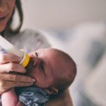 【産婦人科医監修】授乳後、新生児のゲップが出ない｜原因・対処法