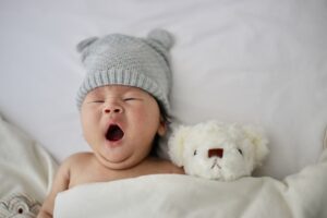 赤ちゃんが苦しそうにいきむ理由とは ママができること キューズベリー 抱っこ紐専門店公式ブログ