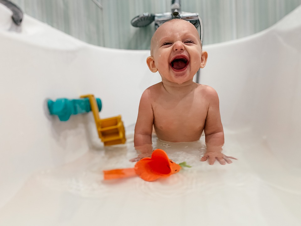 ワンオペ育児の沐浴 入浴 の仕方とコツ 助産師ママが紹介 キューズベリー 抱っこ紐専門店公式ブログ