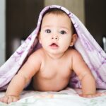 新生児の赤ちゃんが夜寝ない原因は？寝かしつけるコツやおすすめ対処法5選