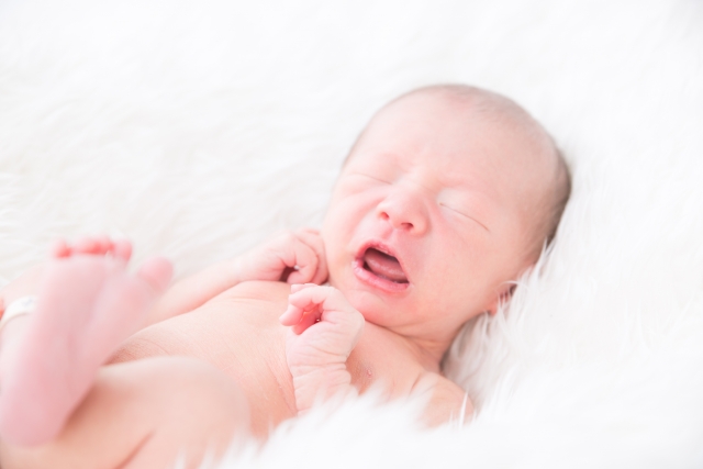 新生児「しゃっくり」が多いと問題？しゃっくりが多い原因と対処法を知ろう