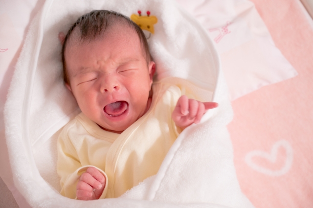 夜寝ない赤ちゃんはほっとくことができない？